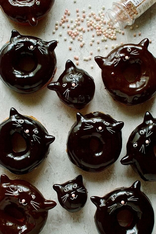 Chocolate Glazed Black Cat Doughnuts | Cat donut ideas, Cat shaped donuts, Tasty