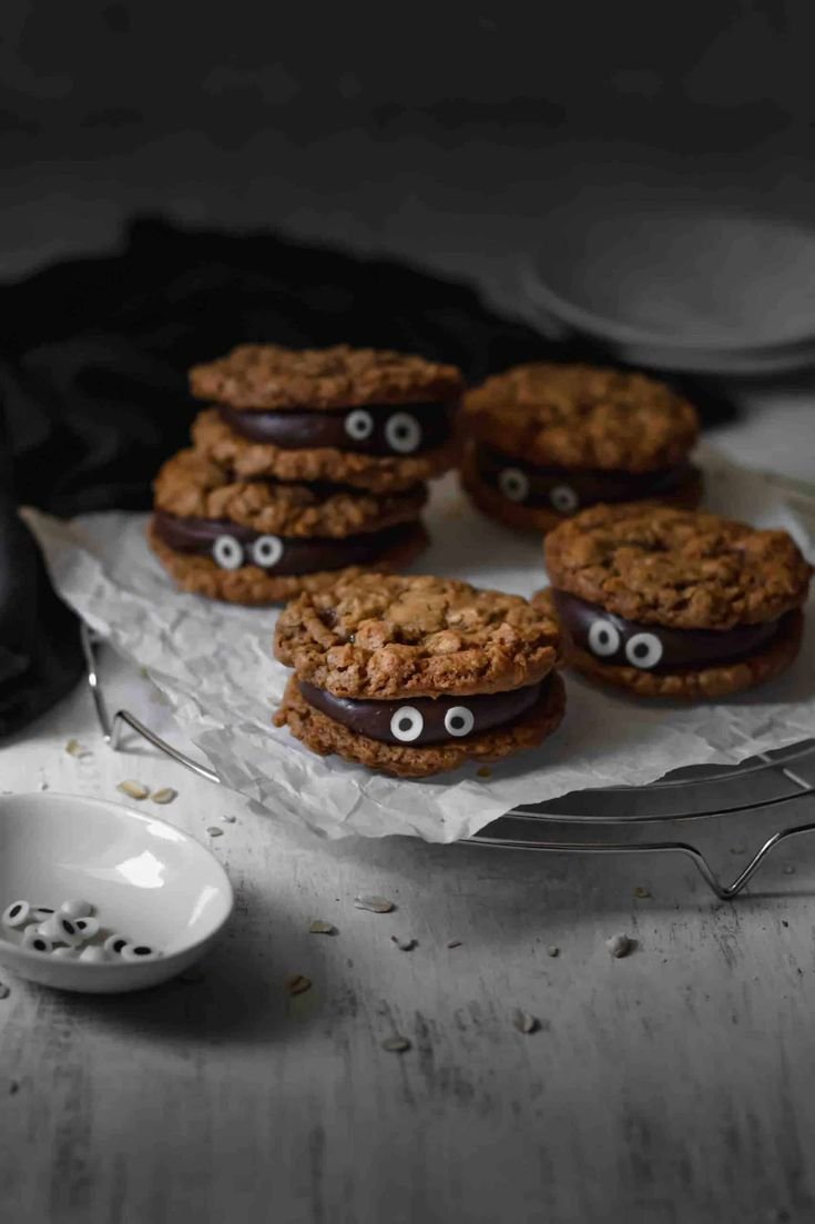 Spooky Halloween Cookies - quick and easy!