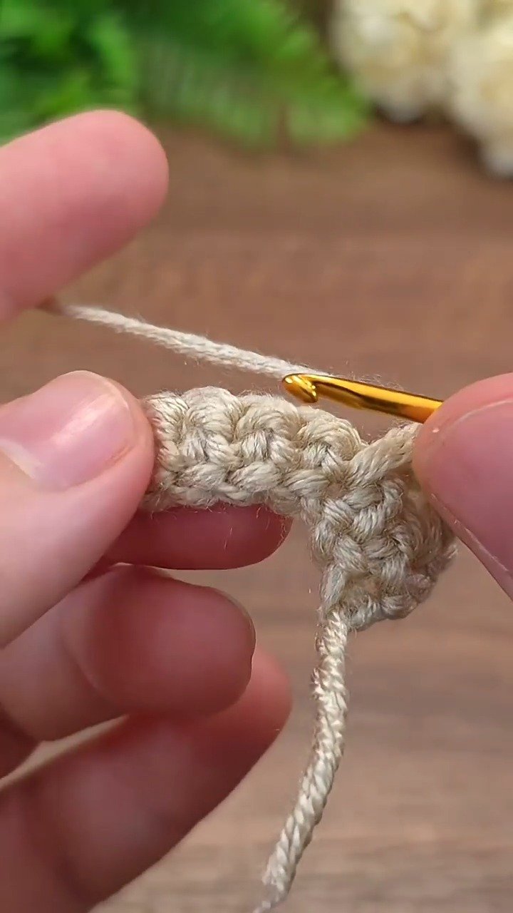 Einfache Stiche genial kombiniert! Sieh dir dieses Schritt-für-Schritt-Tutorial an, um ein schönes neues Muster zu lernen. ✨🧵