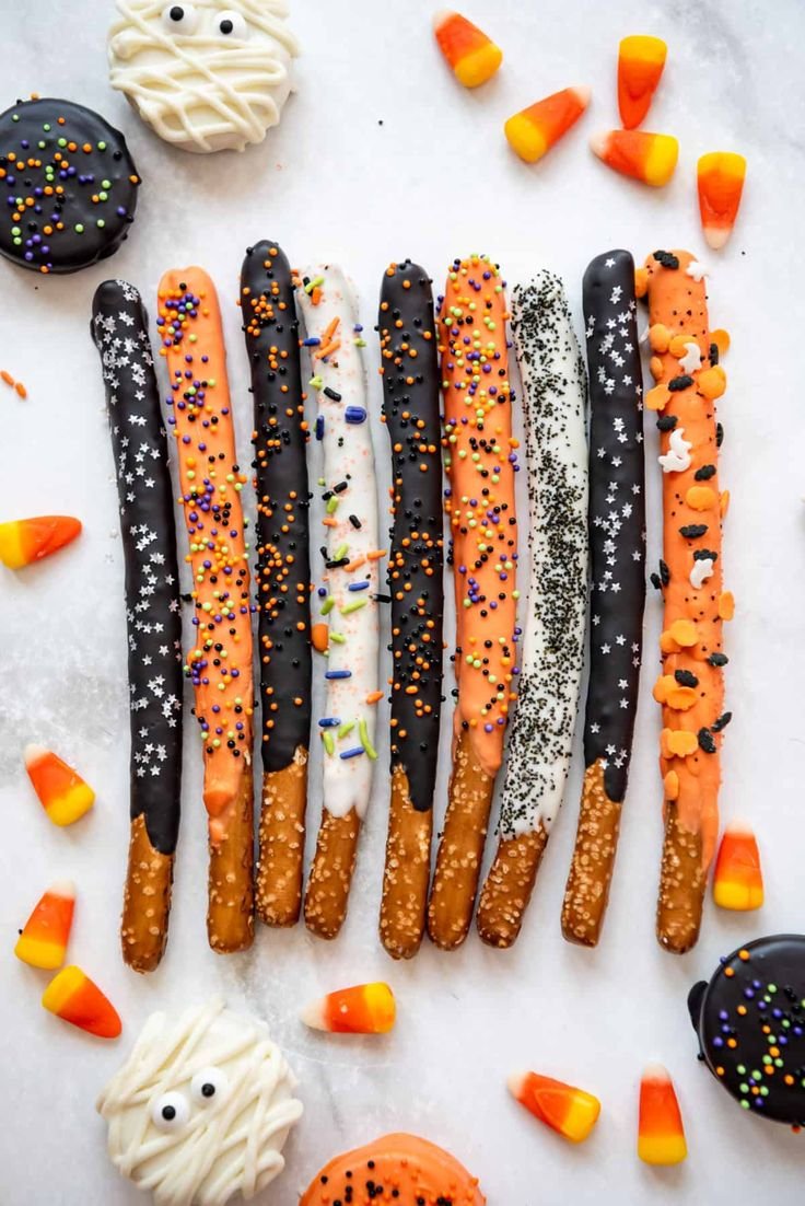 Easy & Fun Chocolate Covered Halloween Pretzels - House of Nash Eats
