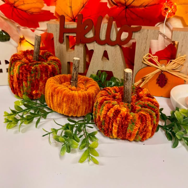 Turn simple yarn into the cutest little pumpkins for your autumn decor! 🧶🎃 These soft, fluffy pumpkins are so easy to make and bring a warm, cozy fall feeling to any space. 🍁✨

Would you make thes...
