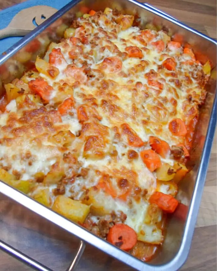 Kohlrabi-Carottenauflauf mit Hackfleisch