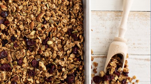 Homemade Cranberry Pecan Granola