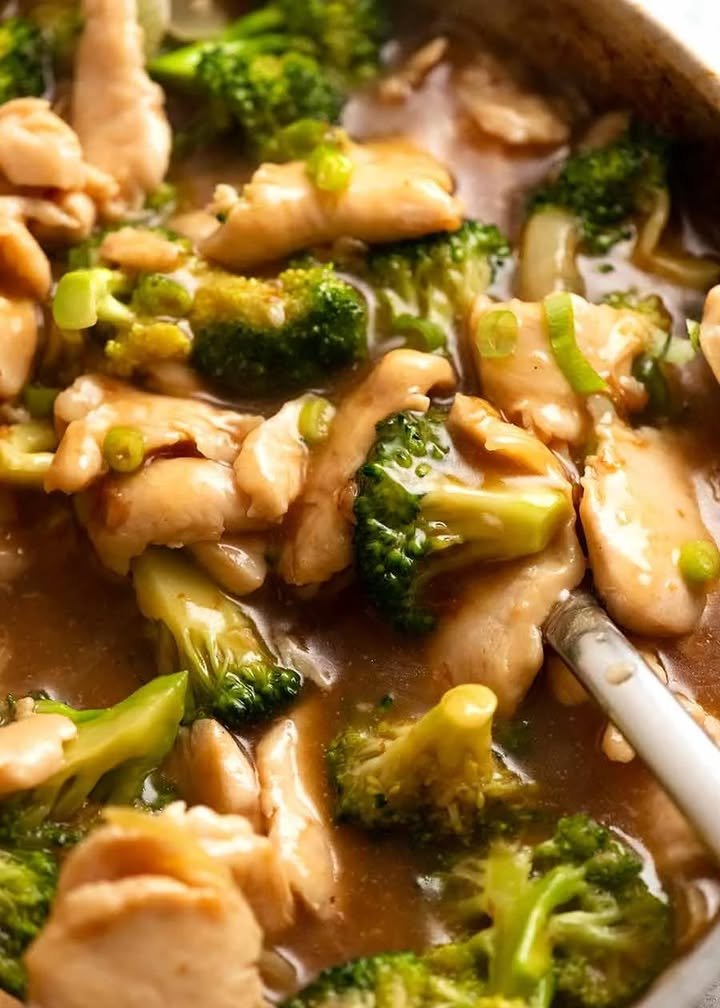 Sauté de poulet et brocoli