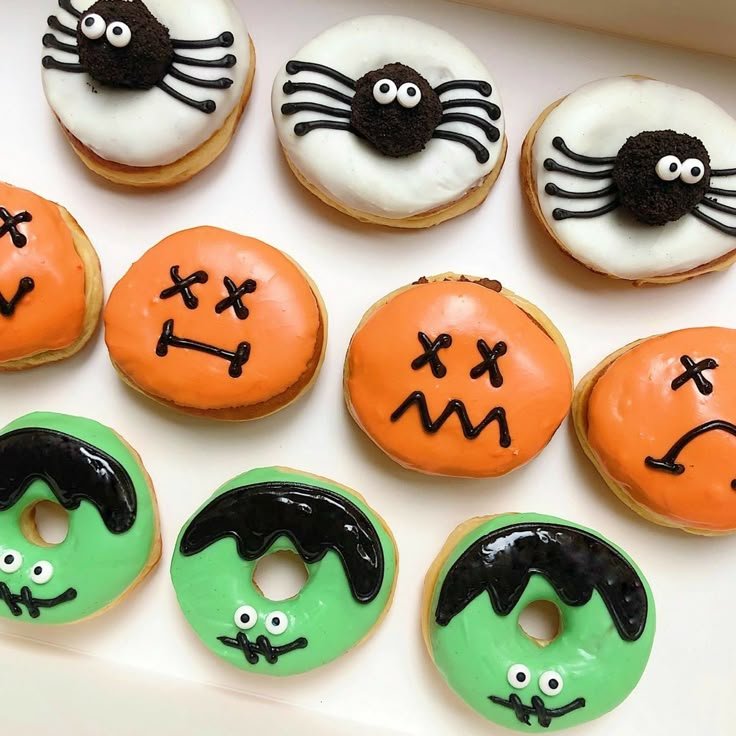 Fall donuts decorating ideas | Frankenstein donuts, Mini donuts halloween, Halloween treats
