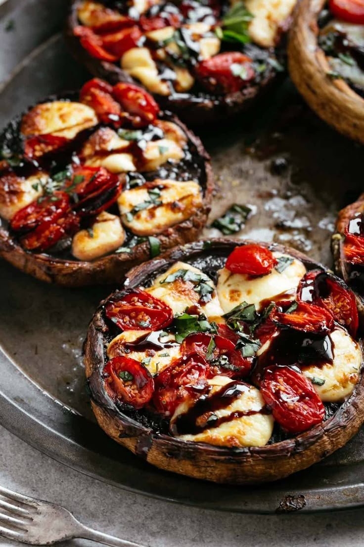 Mind-Bogglingly Delicious Caprese Stuffed Garlic Bread Recipe | Grilled portobello mushroom with pomegranate, Grilled portobello mushrooms with cheese, Grilled portobello mushroom with tomatoes