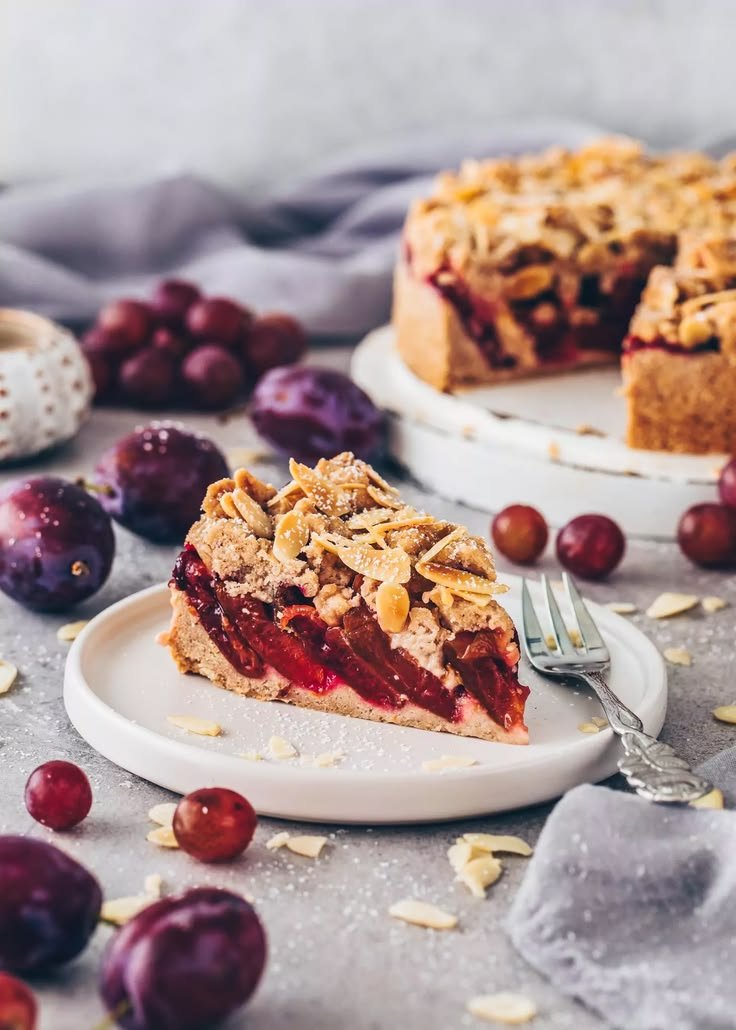 Zwetschgenkuchen mit Streuseln | Veganer pflaumen streusel kuchen, Pflaumenkuchen mit streusel vegan, Veganer zwetschgenkuchen mit streusel