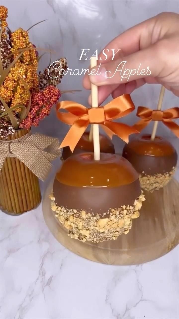 Easy 5-Ingredient Caramel Apples