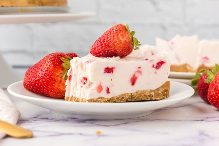No Bake Strawberry Cheesecake