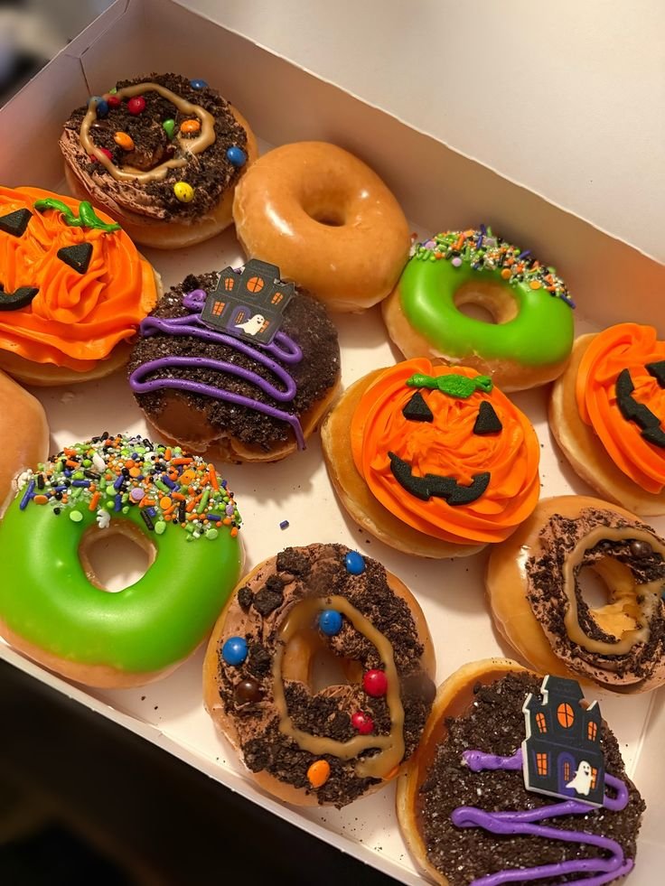 Spooky donuts for my kids from @krispykreme 😋🍩🎃 #KrispyKreme #Halloween #Spookyszn #LivingDeadMadre | Halloween donuts for kids, Hollaween decorations donuts, Halloween decorations for donuts
