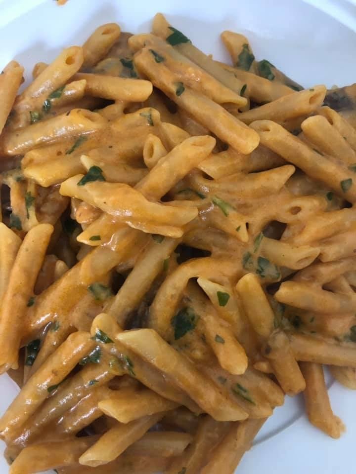 Penne ai funghi con sugo rose'