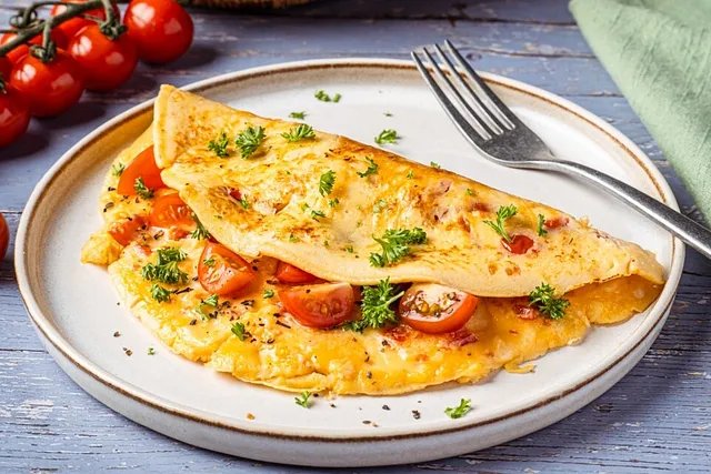 Omelett mit Käse und Tomaten schnell & einfach