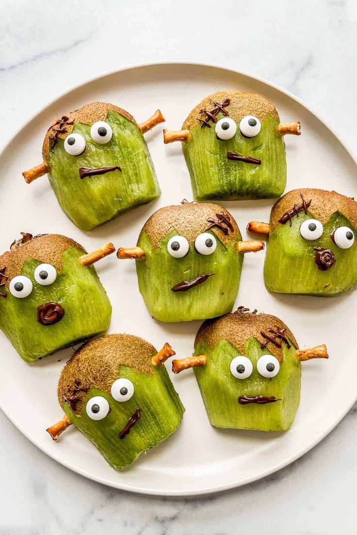 Frankenstein Kiwi | Healthy halloween party food, Pumpkin cookies decorated, Halloween sandwiches