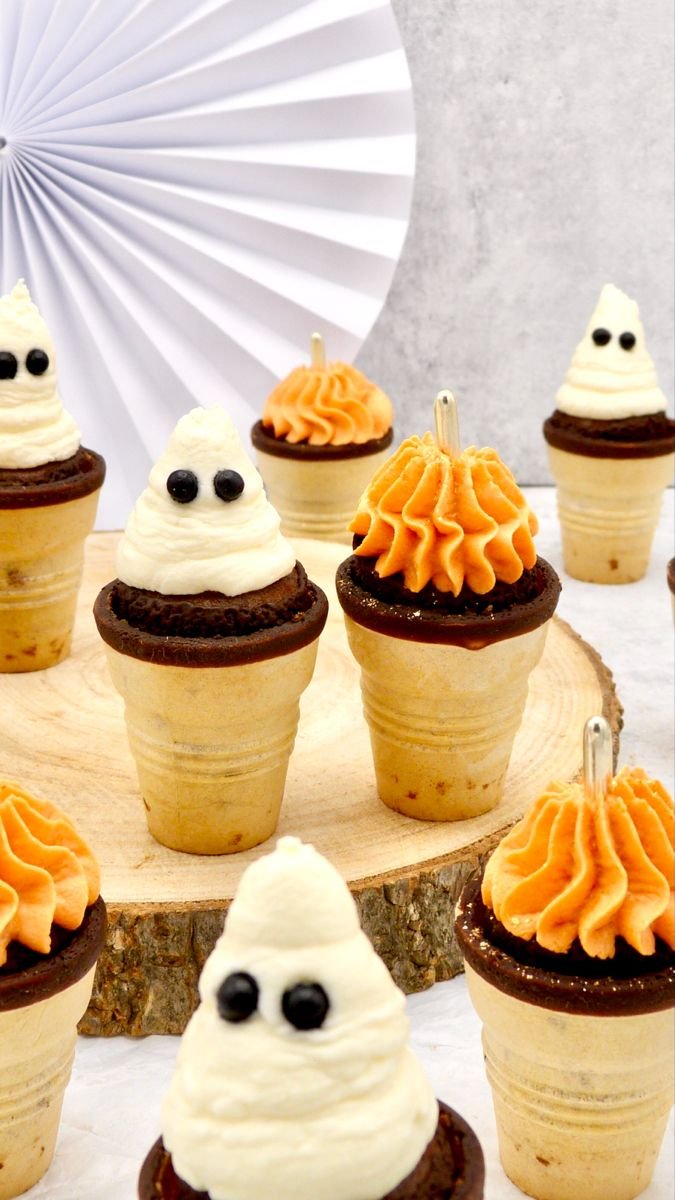 Kuchen im Waffelbecher für Herbst / Halloween 🎃