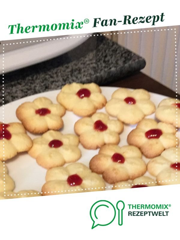 Weihnachtskekse aus der Gebäckpresse