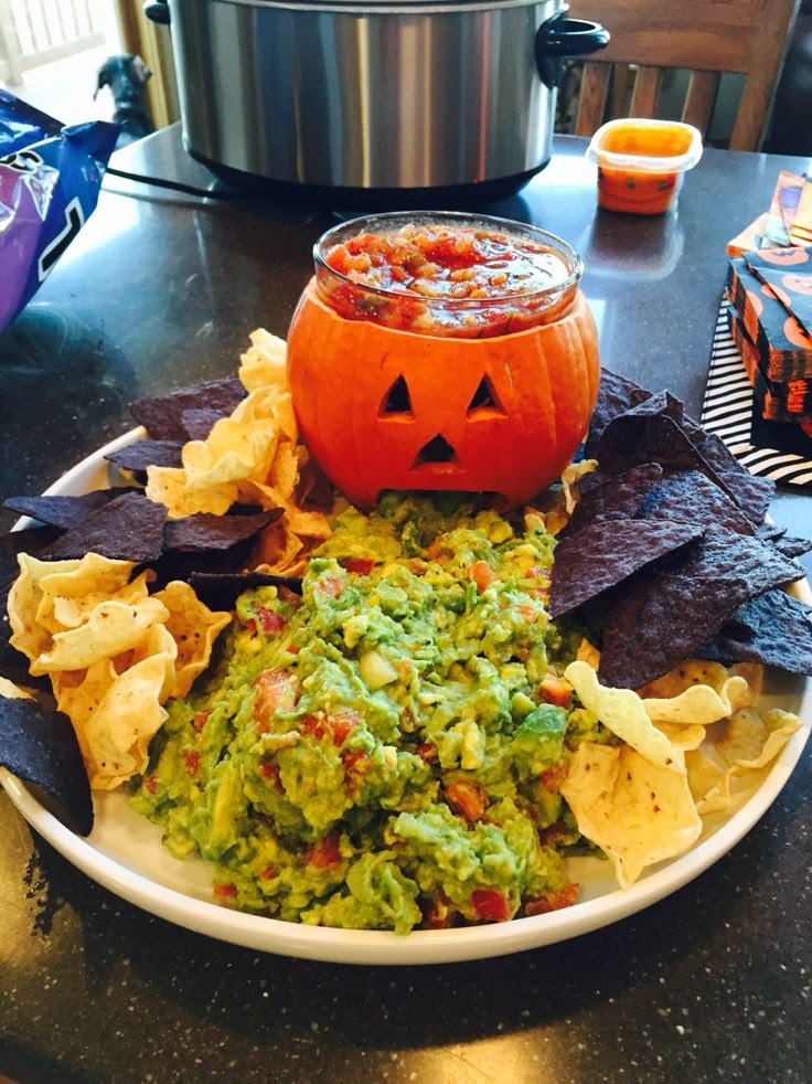 Puking Pumpkin Display for Halloween Party Food | Easy halloween food appetizers, Halloween taco dip, Fun halloween appetizers