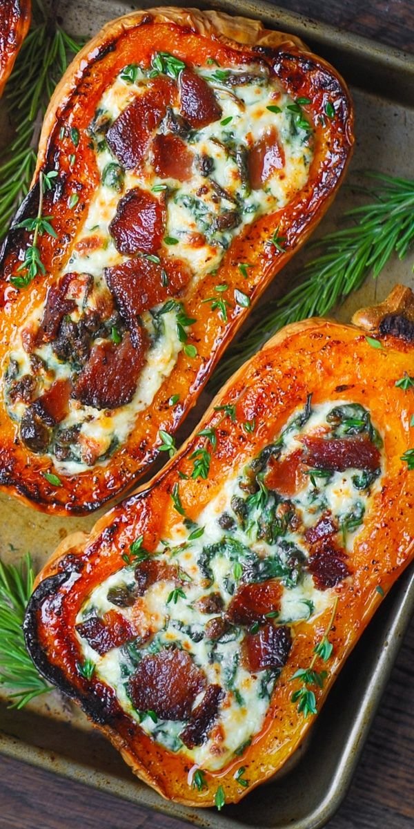 Accompagnement d'automne : Courge butternut farcie aux épinards, au bacon et au fromage.