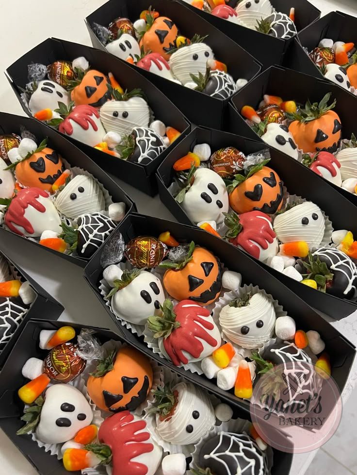 Spooky Strawberry Coffins ⚰️👻🍓