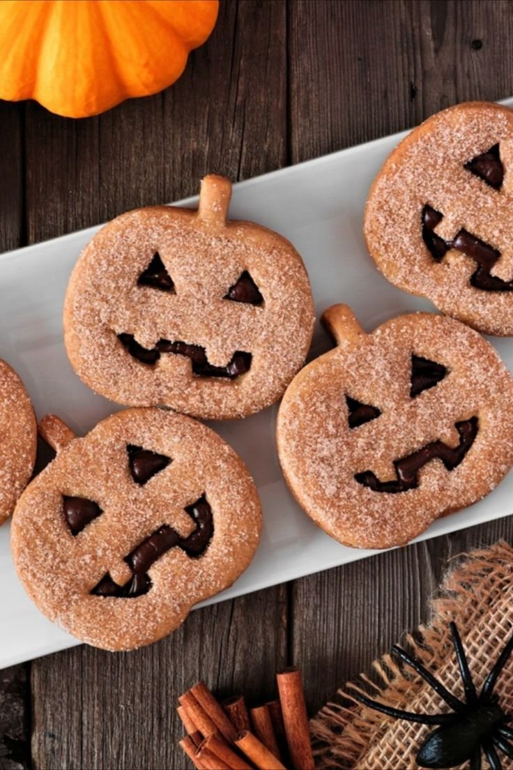 Gruselig süß genießen: Halloween Kürbis Kekse mit Schokolade