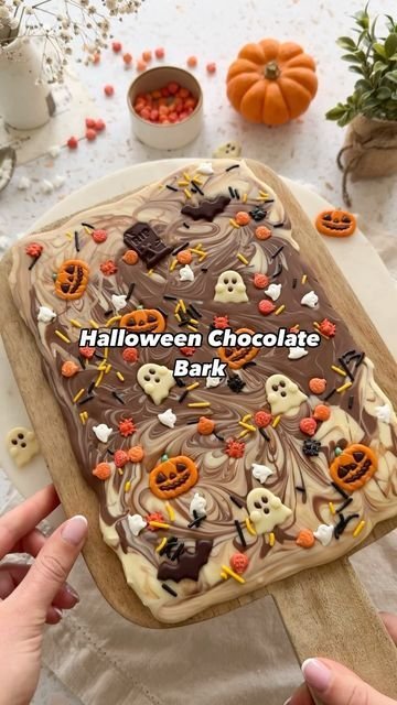 Fall chocolate bark | Boo bark, Halloween chocolate bark flavors, Halloween treats