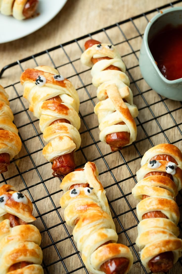 Halloween Würstchen - Sheepy's Bakery