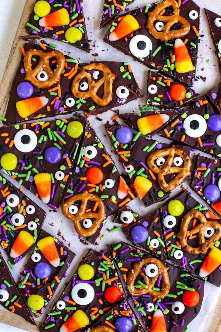 Cute halloween party treats | Halloween treat board ideas, Easy halloween bake sale treats, Halloween chocolate bark