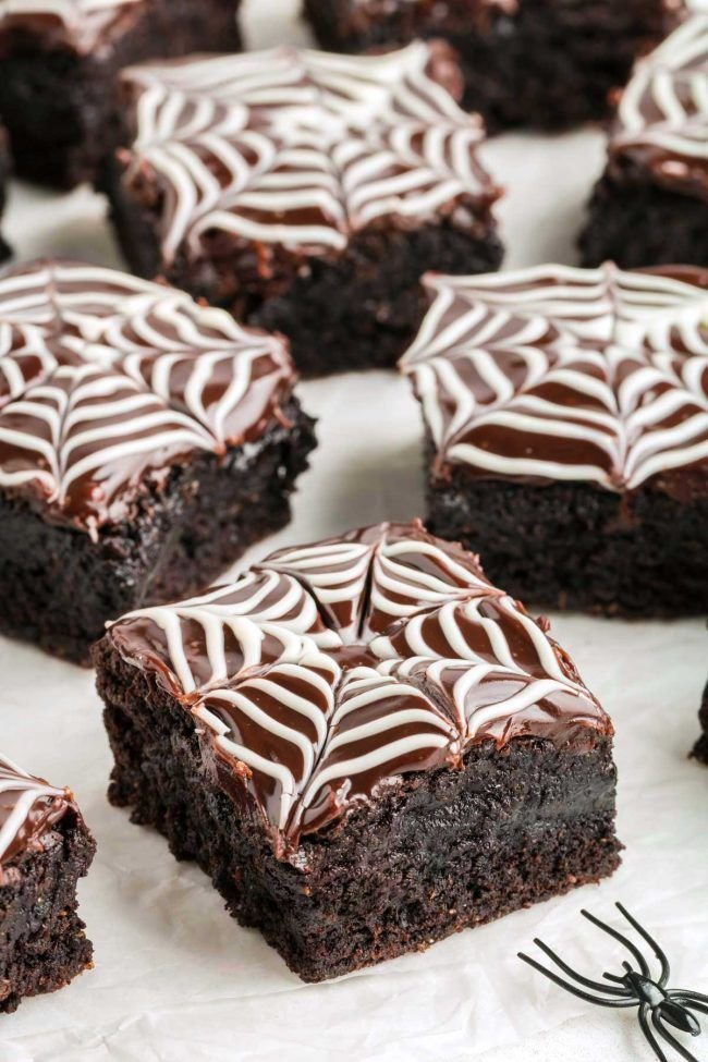 Spiderweb Brownies Recipe - Texanerin Baking | Spiderman brownies, Spider web brownies, Brownies halloween