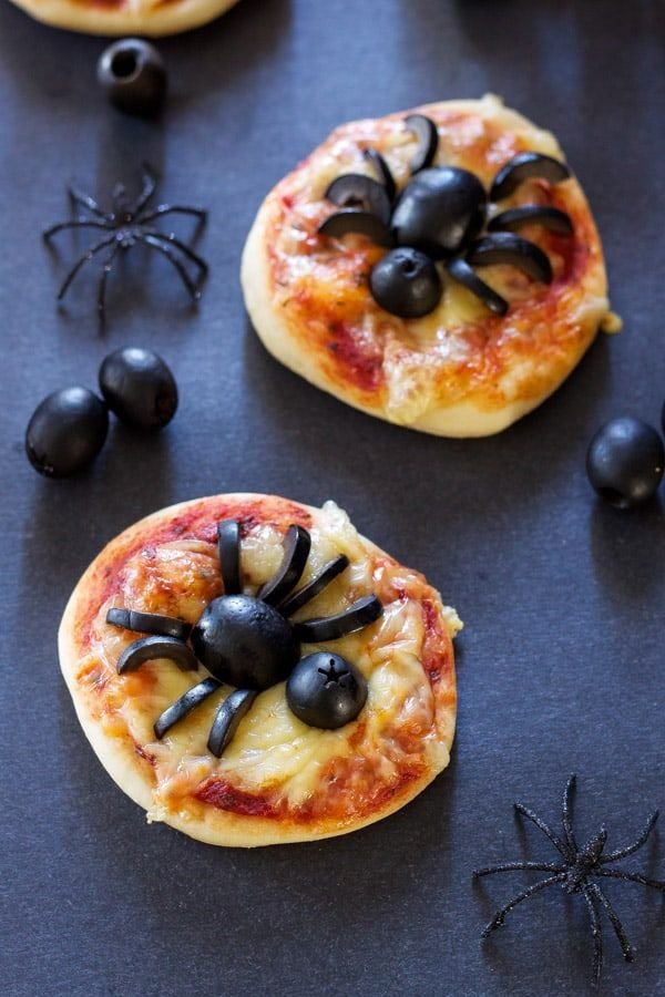 Spooky Halloween Party Snacks | Halloween maaltijd, Gerechten voor halloween, Halloween bakken