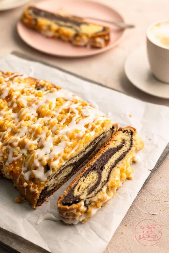 Mohnstriezel | Backen macht glücklich | Rezept | Mohnkuchen mit pudding, Baumkuchen rezept, Mohnstrudel