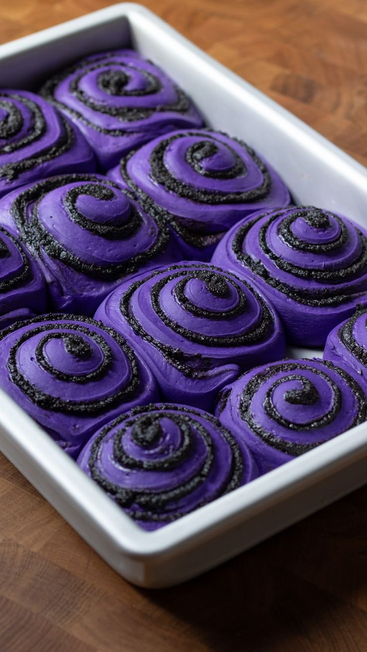Halloween Cinnamon Rolls #baking