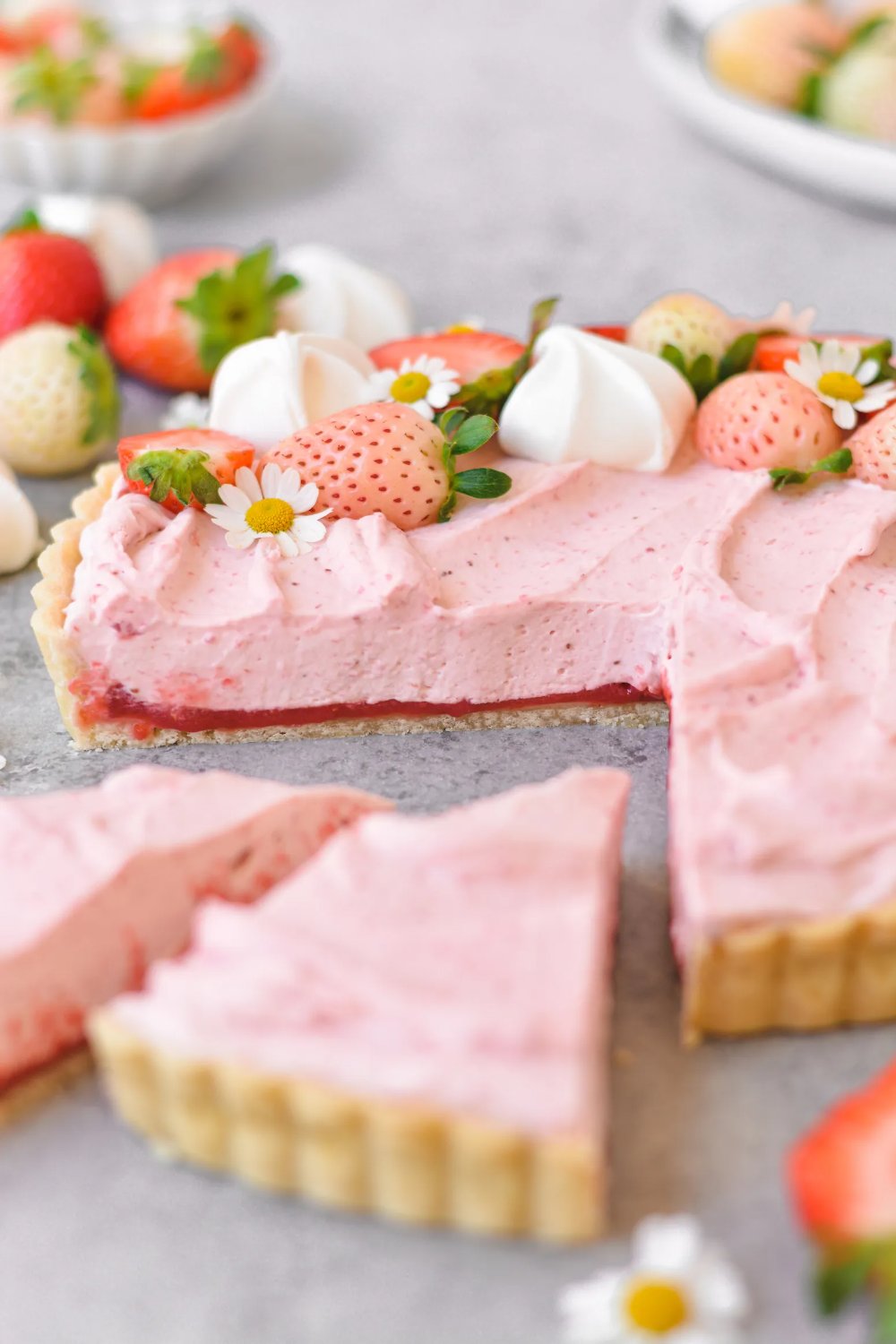 Recette de tarte aux fraises fouettées | Recette de tarte mousse aux fraises, dessert de tarte aux fraises, tarte crémeuse aux fraises