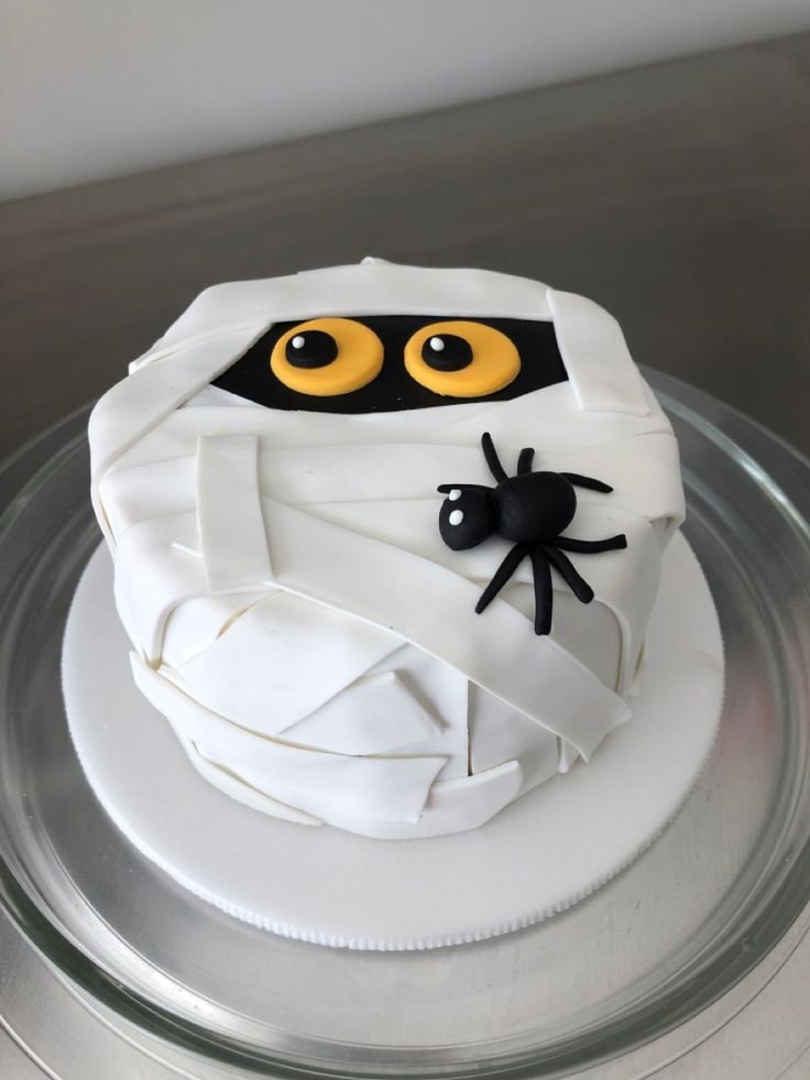 Torta momia Halloween, pastel momia Halloween, fondant