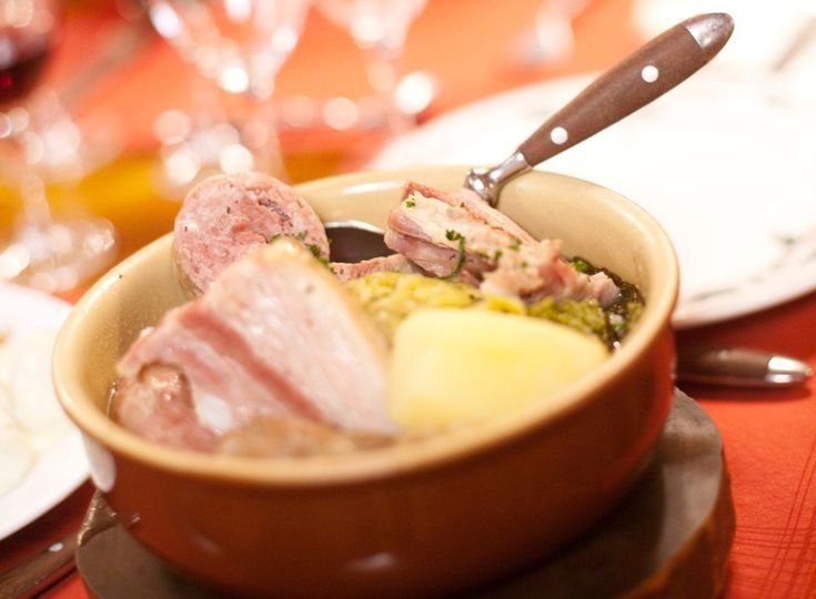 Recette de la potée auvergnate : la recette traditionnelle d'un plat des montagnes