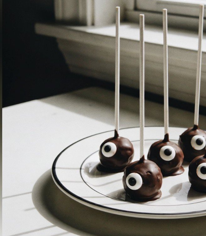 Monster Eyeball Cake Pops