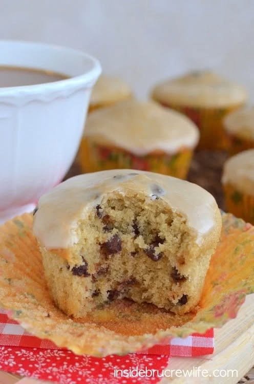 Coffee Chocolate Chip Muffins! 🤎 Soft & fluffy muffins with chocolate chips & a coffee glaze!

💕 Comment COFFEE below to have this recipe sent to you.