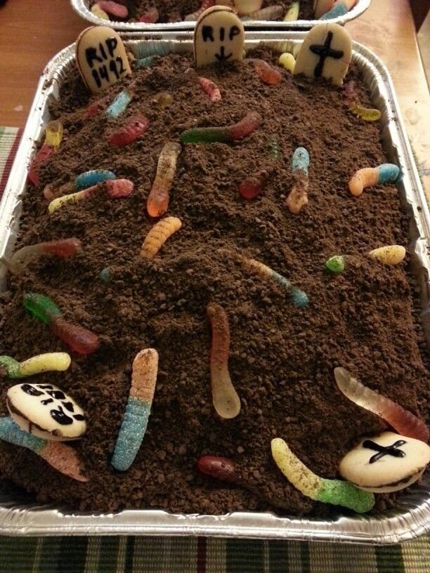 Easy Halloween Snacks Recipes for Kids | Halloween food ideas for kids party, Halloween food to make for party, Graham cracker haunted house ideas